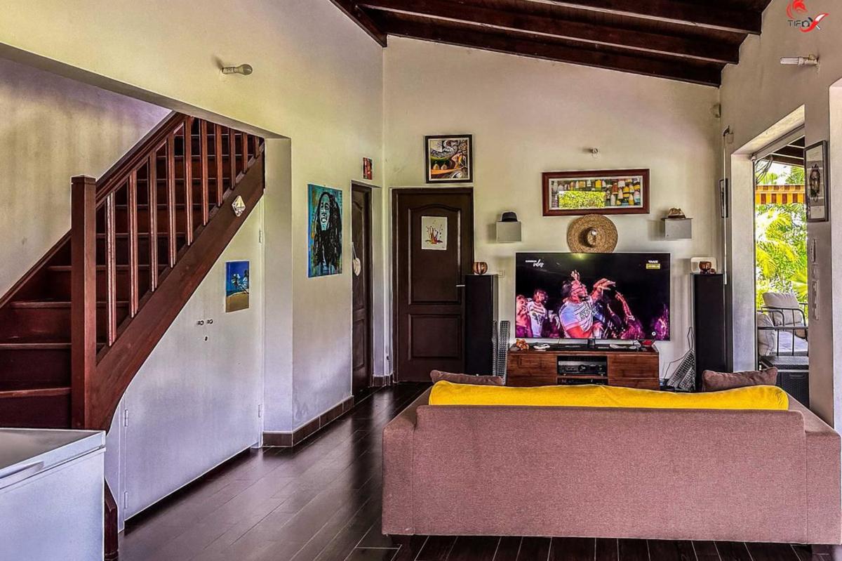 7 Location-villa-martinique-le-robert_séjour